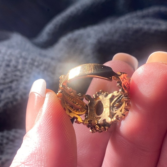 Gold Filigree Ring with Purple Marquise Stone - Picture 12 of 16